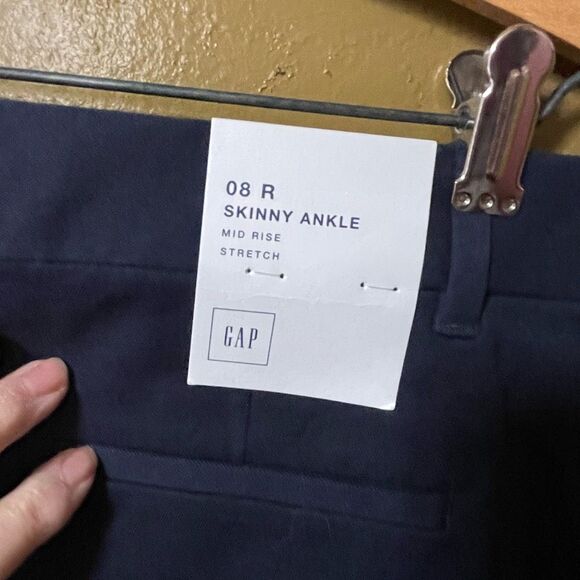 Gap size 8 NWT cropped skinny ankle mid rise stretch. - Picture 7 of 10